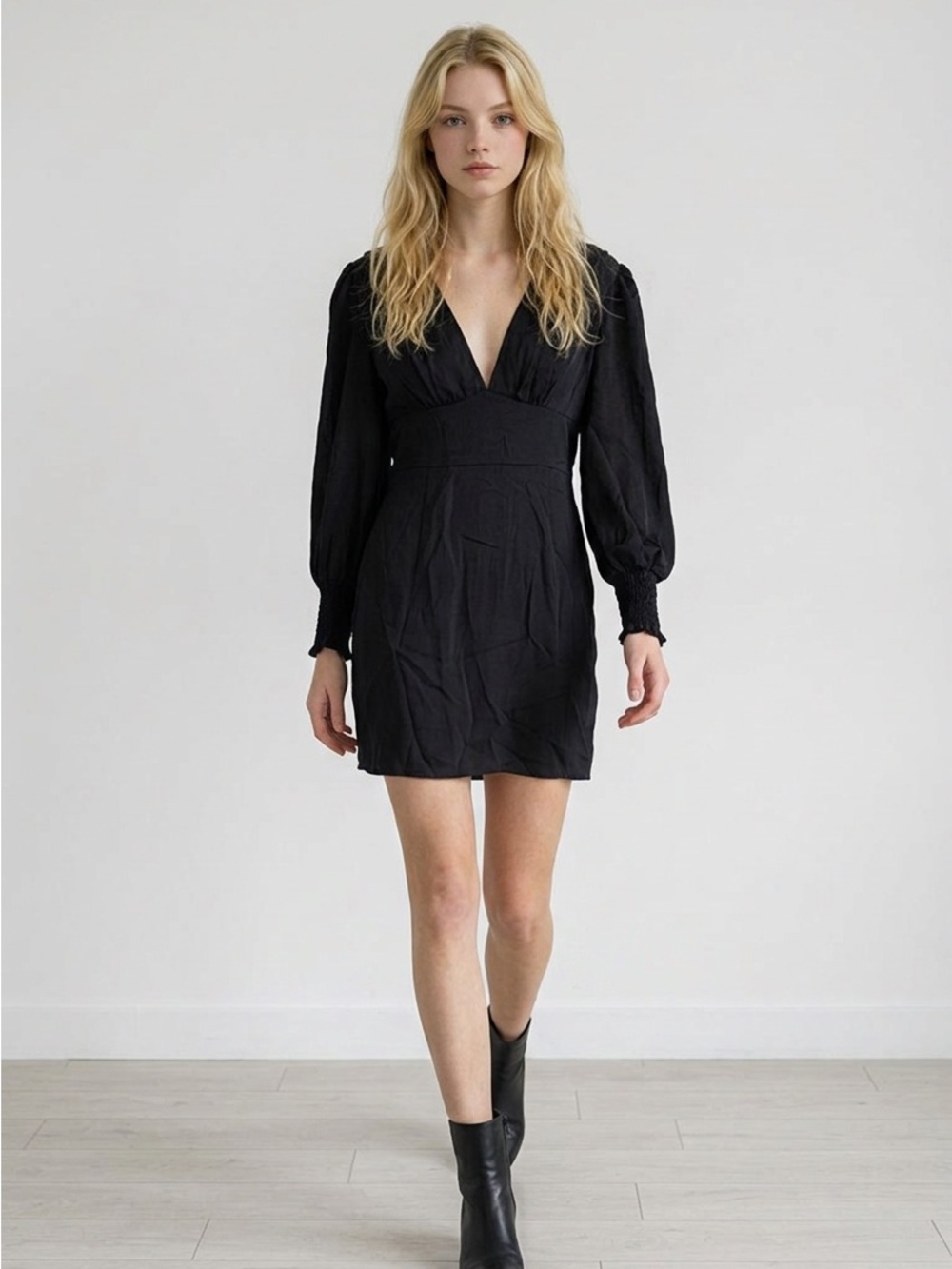 SHEIN Black V-Neck Puff Sleeve Mini Dress